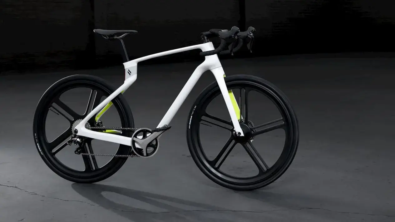 Modern bicycle featuring a lightweight 3D printed frame and aerodynamic components