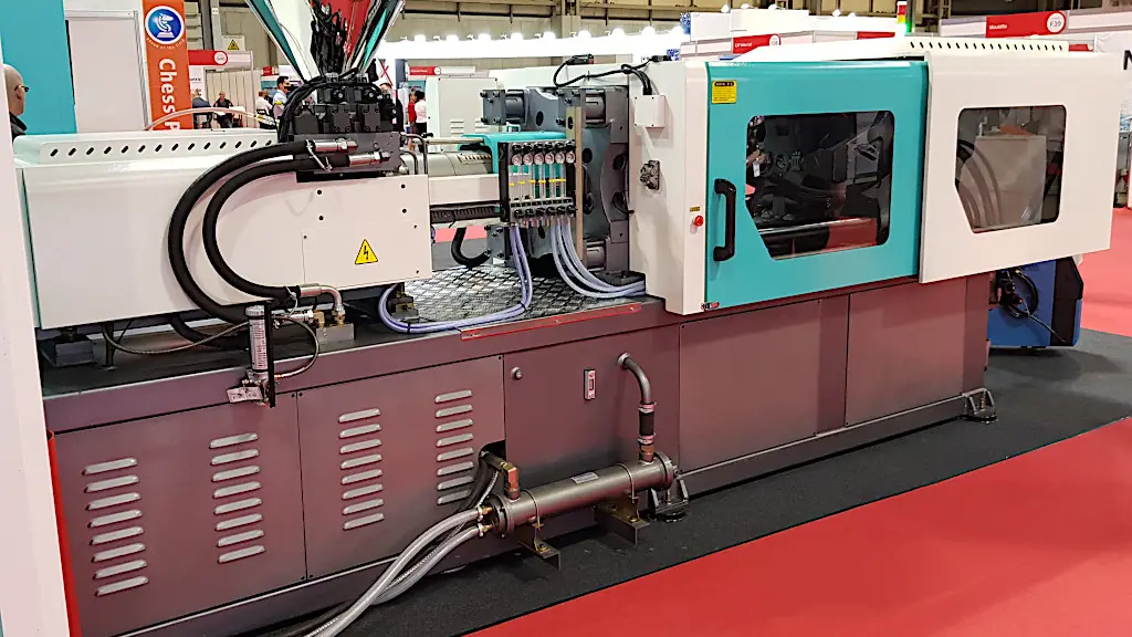 injection molding station photo by 3dwithus